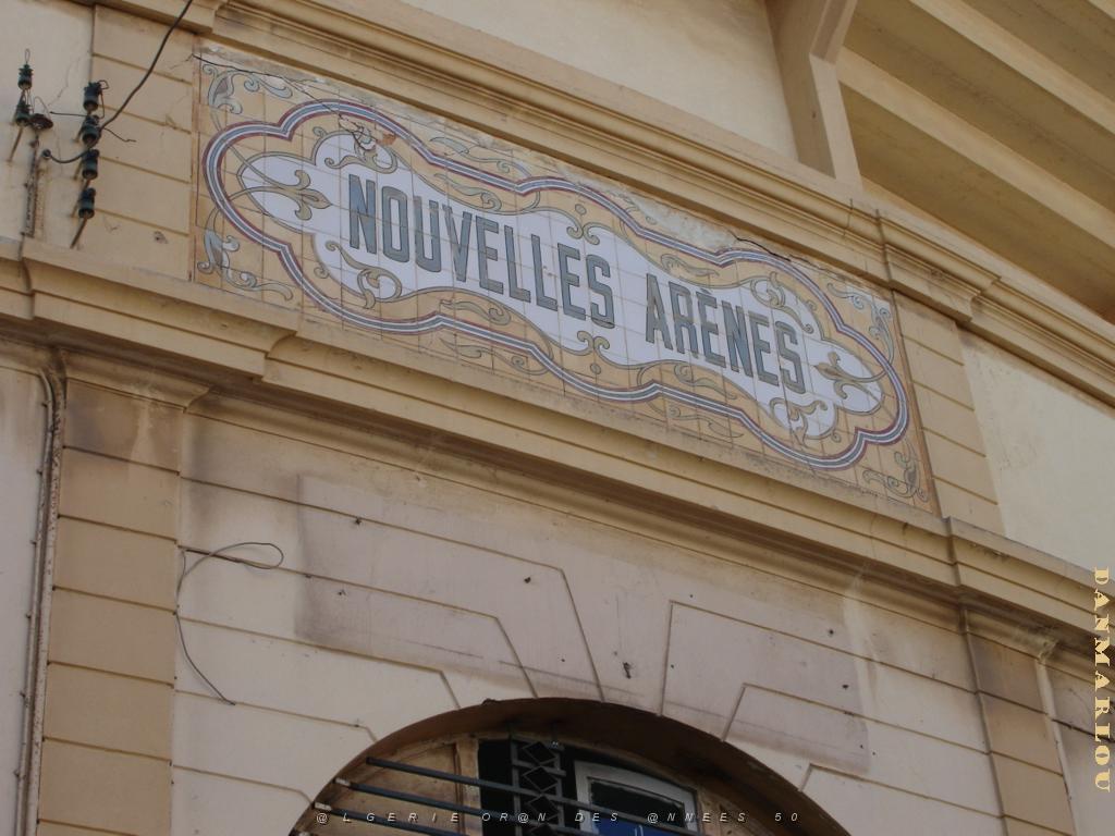 ORAN 10 2005 120 LES ARENES L ENCEINTE.JPG
